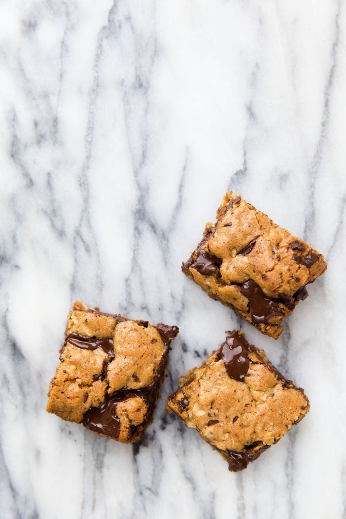 Whole Wheat oatmeal molasses dark chocolate gooey bars. A mouthful of healthy, low sugar, melt in your mouth flavor! | Broma Bakery