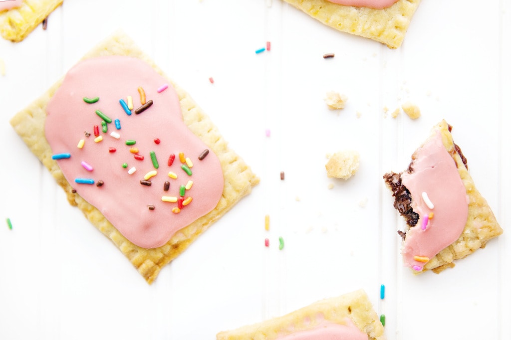 Strawberry nutella poptarts! | via Broma Bakery | #nutella #poptarts