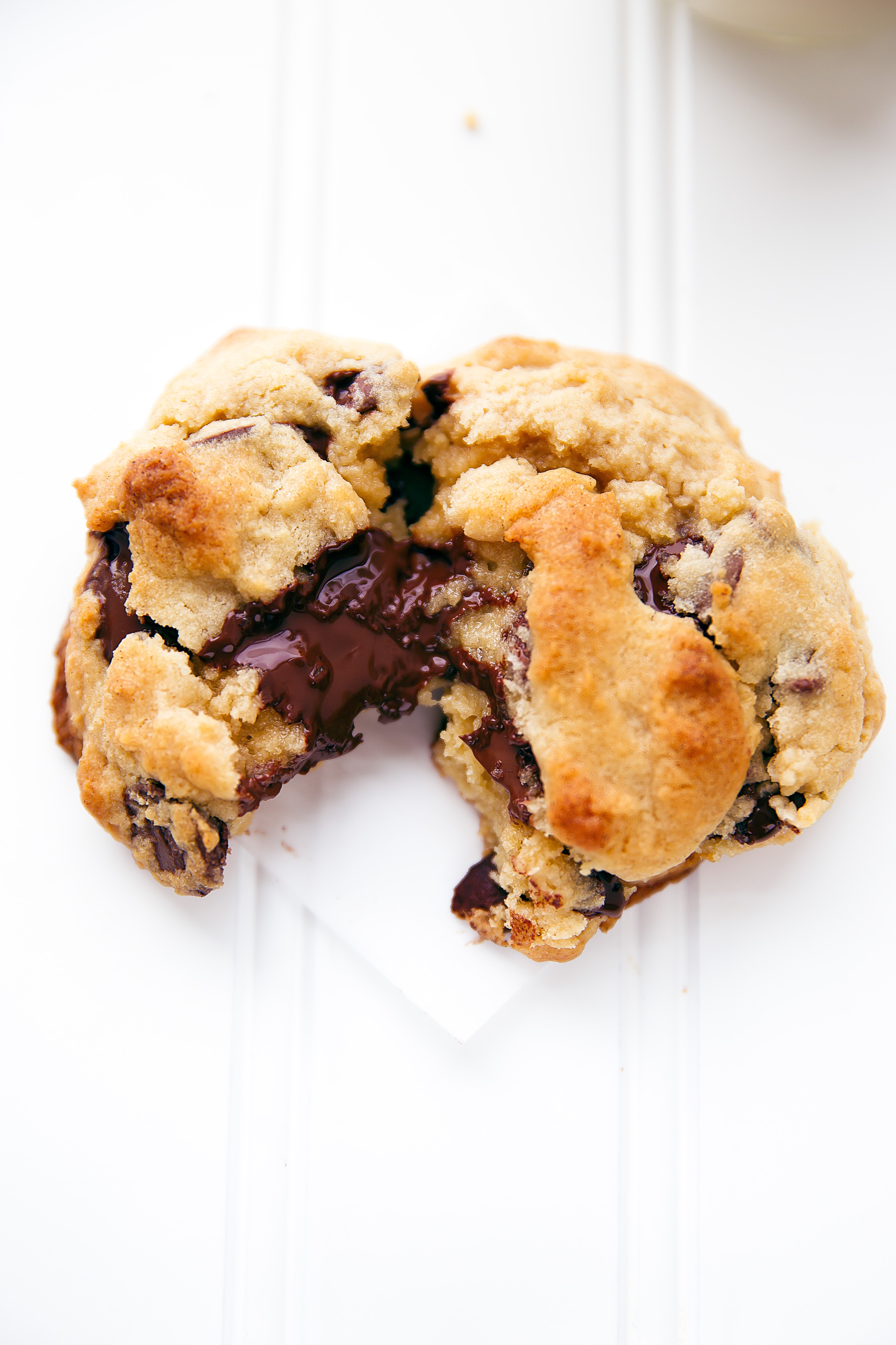 chocolate chip levain bakery cookie 