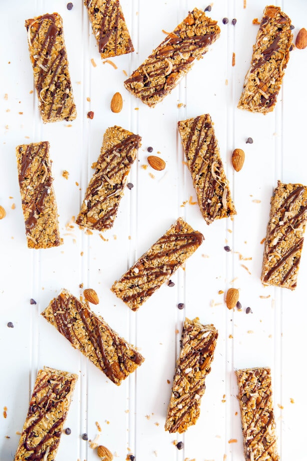 Coconut, almonds, and chocolate come together in these health-packed Almond Joy Granola Bars! Gluten free, refined-sugar free, and loaded with flax and chia seeds.
