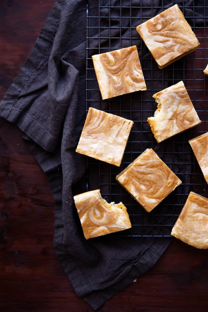 Pumpkin Pie White Chocolate Brownies that taste like brownies, white chocolate fudge, and pumpkin pie had a baby!
