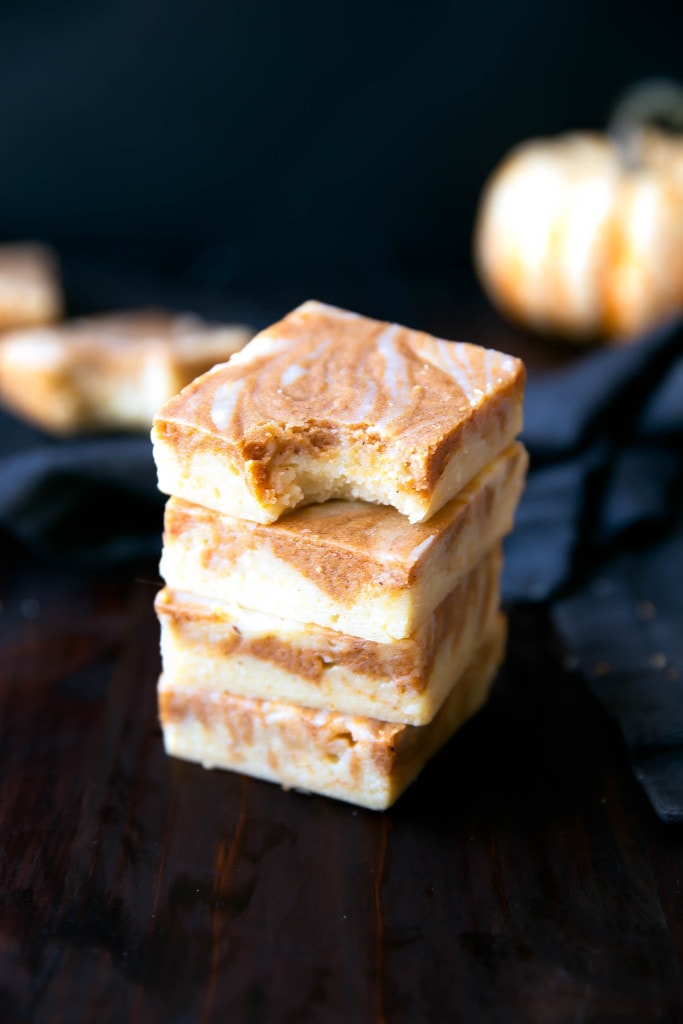 Pumpkin Pie White Chocolate Brownies that taste like brownies, white chocolate fudge, and pumpkin pie had a baby!