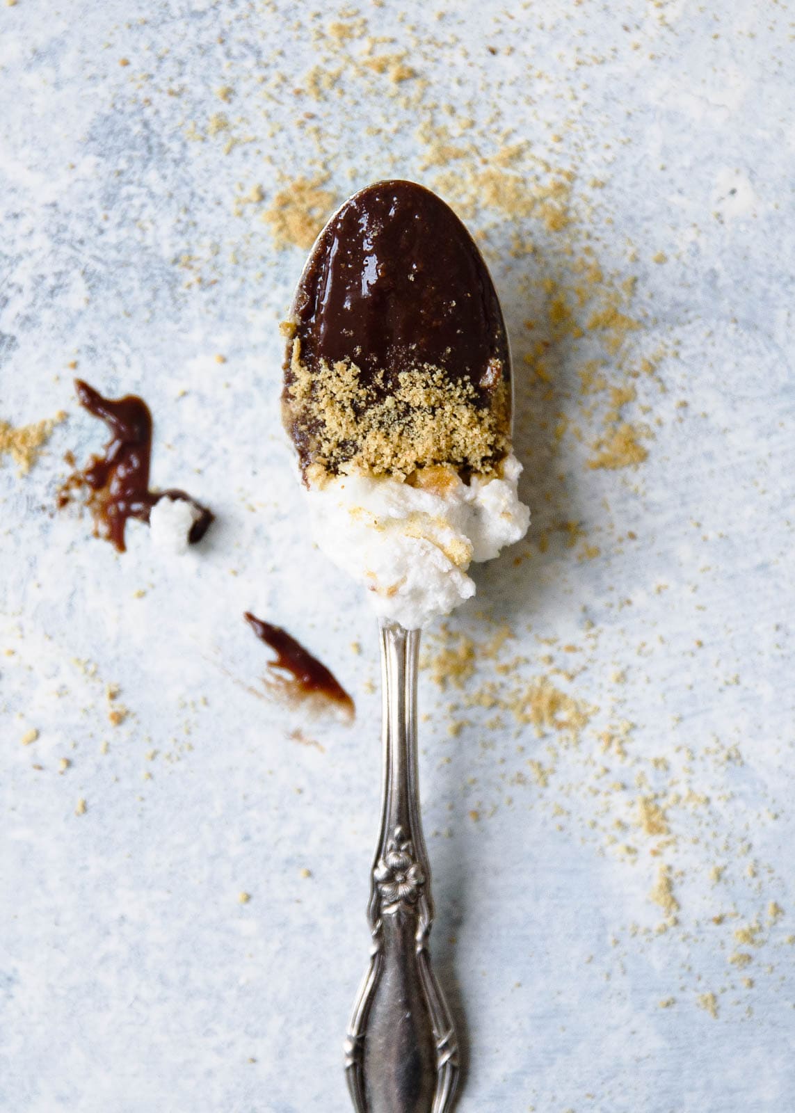 The most beautiful and addicting s'mores pots de creme. They just happen to be paleo and dairy-free, too! GET IN MY BELLY.