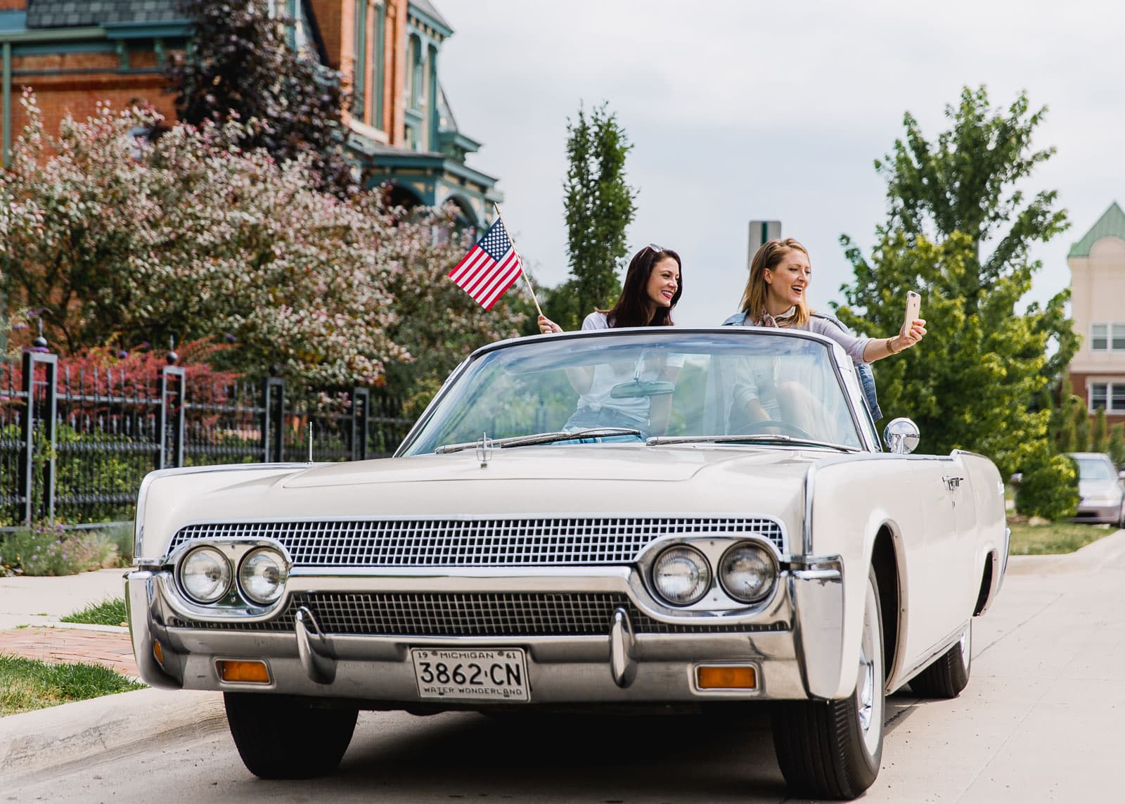 Healthy Road Trip Snacks to keep you full and satisfied all car trip long. 