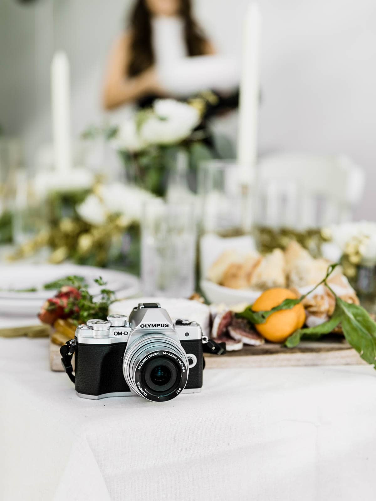 If you didn't Insta it, did it even happen? Here are my top tips for throwing an Instagram Worthy Dinner Party that will have your guests snapping errything