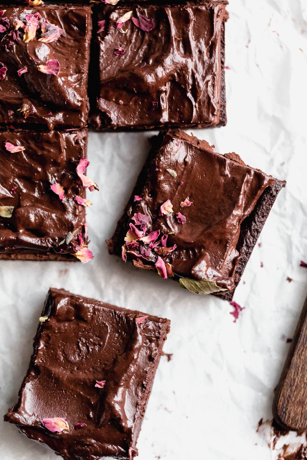 The most epic Raw Vegan Brownies that have this non-vegan questioning EVERYTHING. Bonus: they're gluten free and refined sugar free, too!