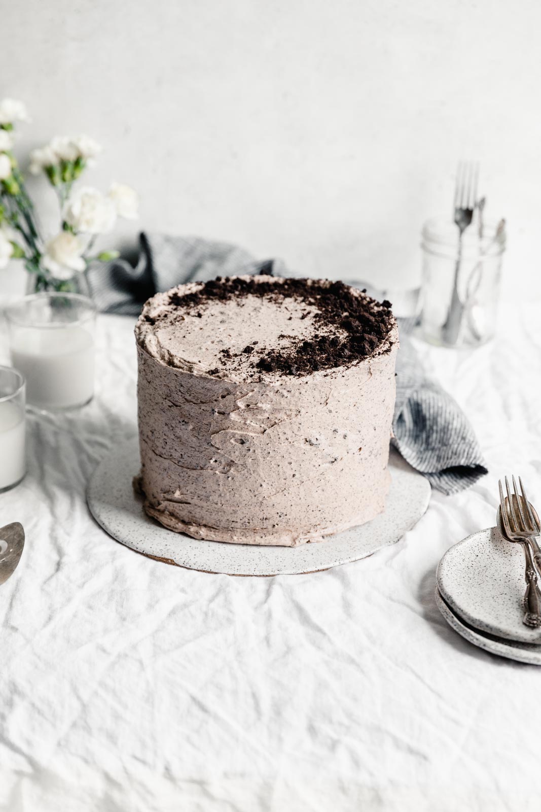oreo layer cake with oreo buttercream frosting
