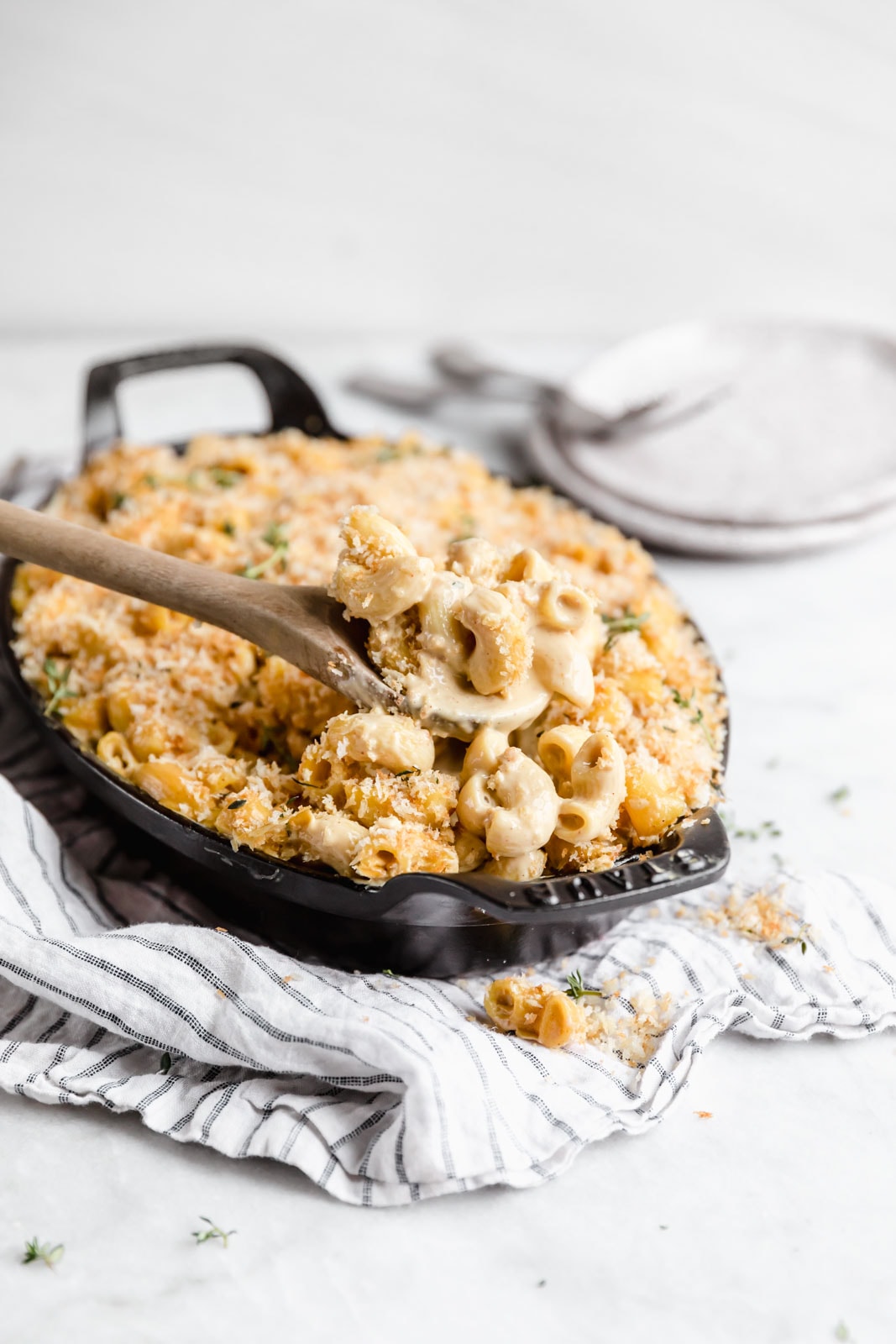 An epic Vegan Mac and Cheese that will have even the most discerning meat eaters will go crazy for! Made with a creamy cashew cheese sauce.