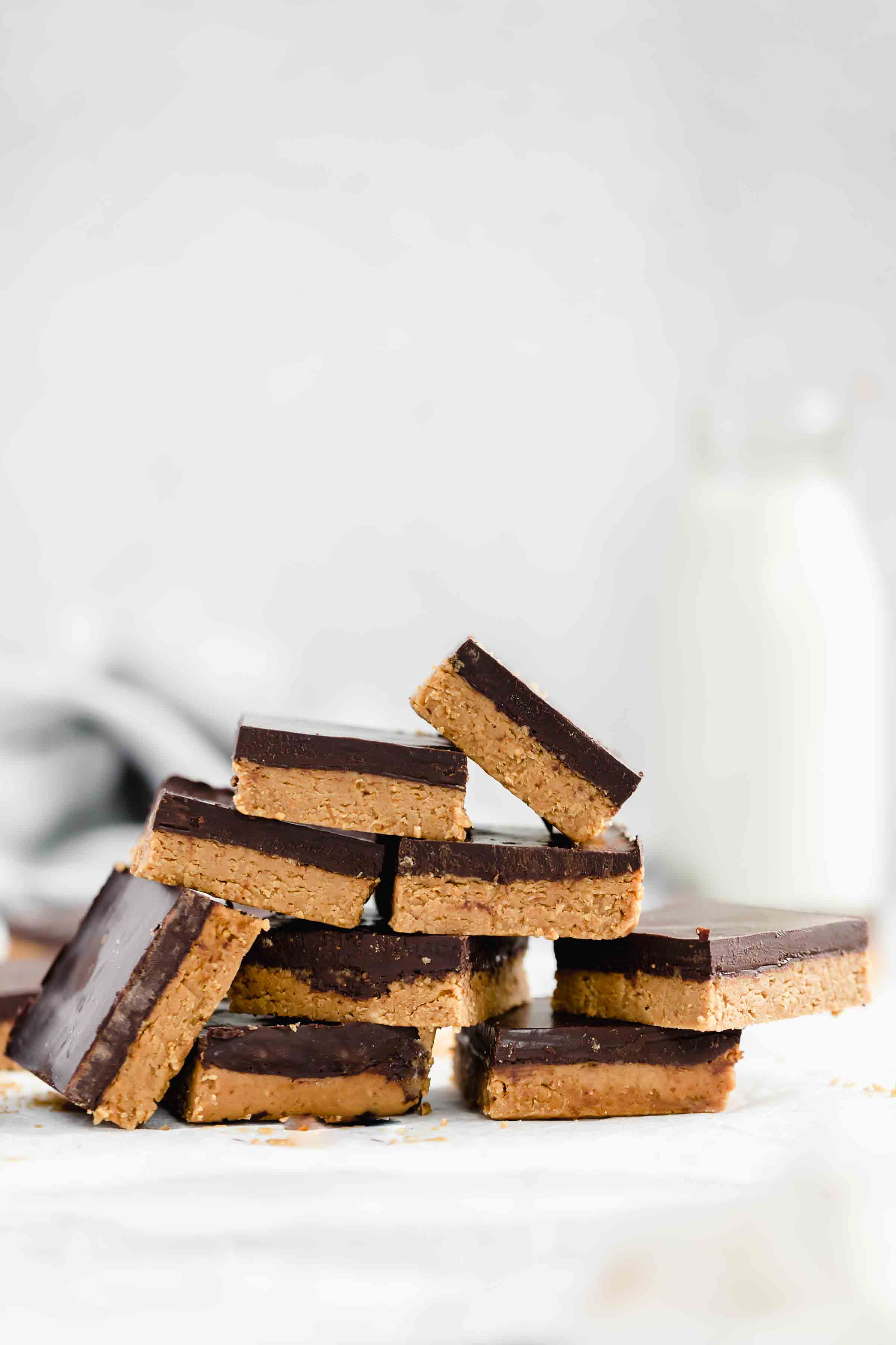 No bake healthy vegan peanut butter chocolate bars made with just 4 ingredients!