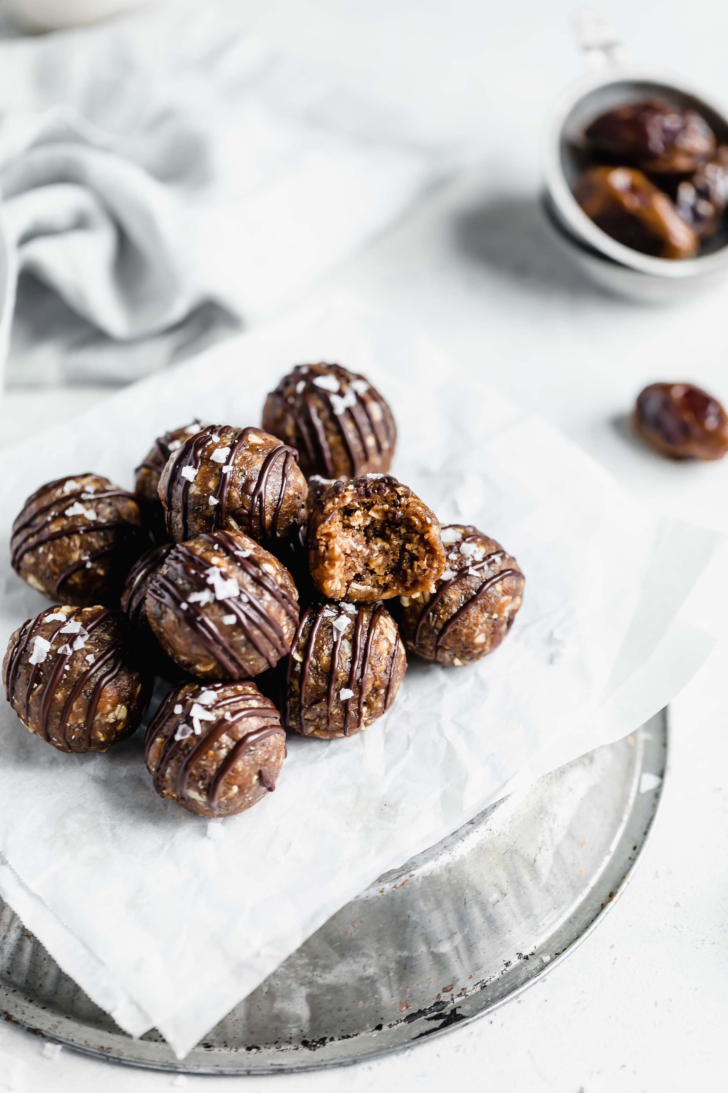 peanut butter oat energy bites on a pie dish
