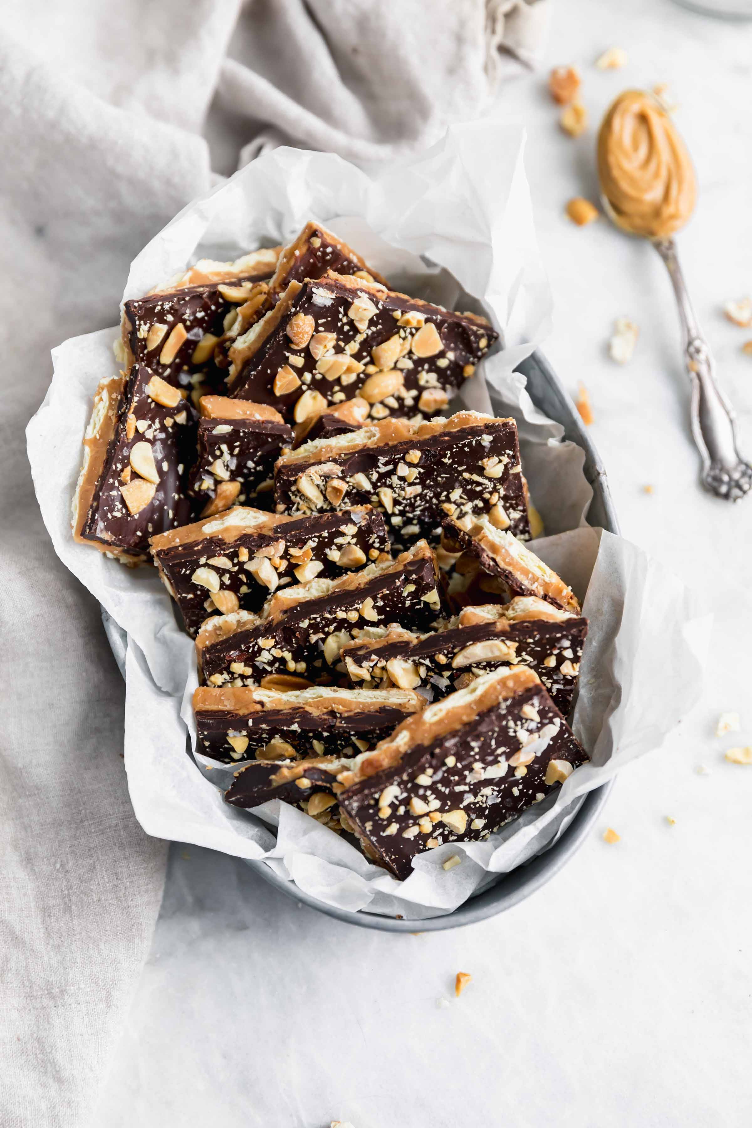 A crowd-pleasing sweet, salty, crunchy, and smooth Peanut Butter Toffee bark made entirely with ingredients you probably already have in your pantry! Hello, sweet thing!