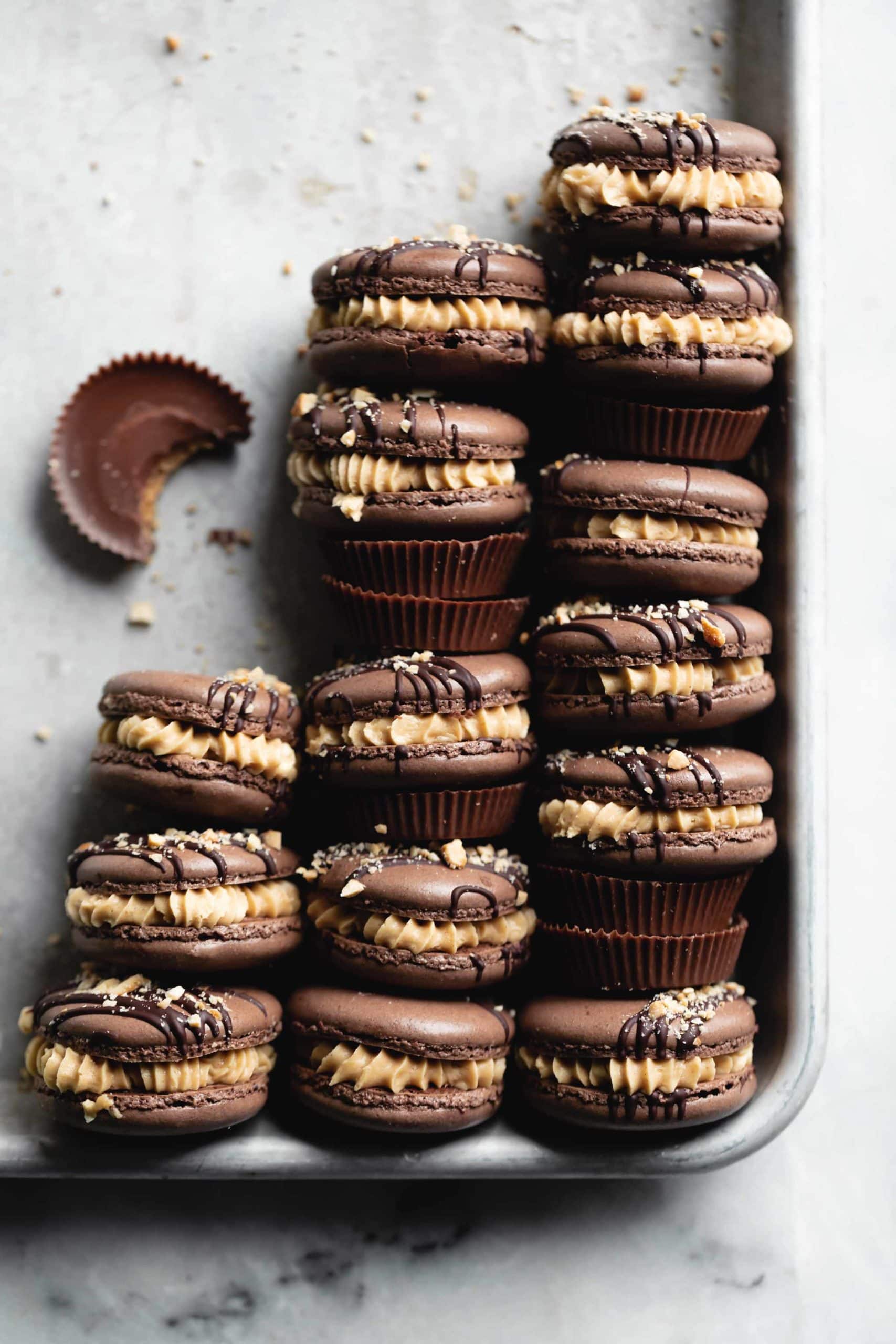 chocolate peanut butter macarons