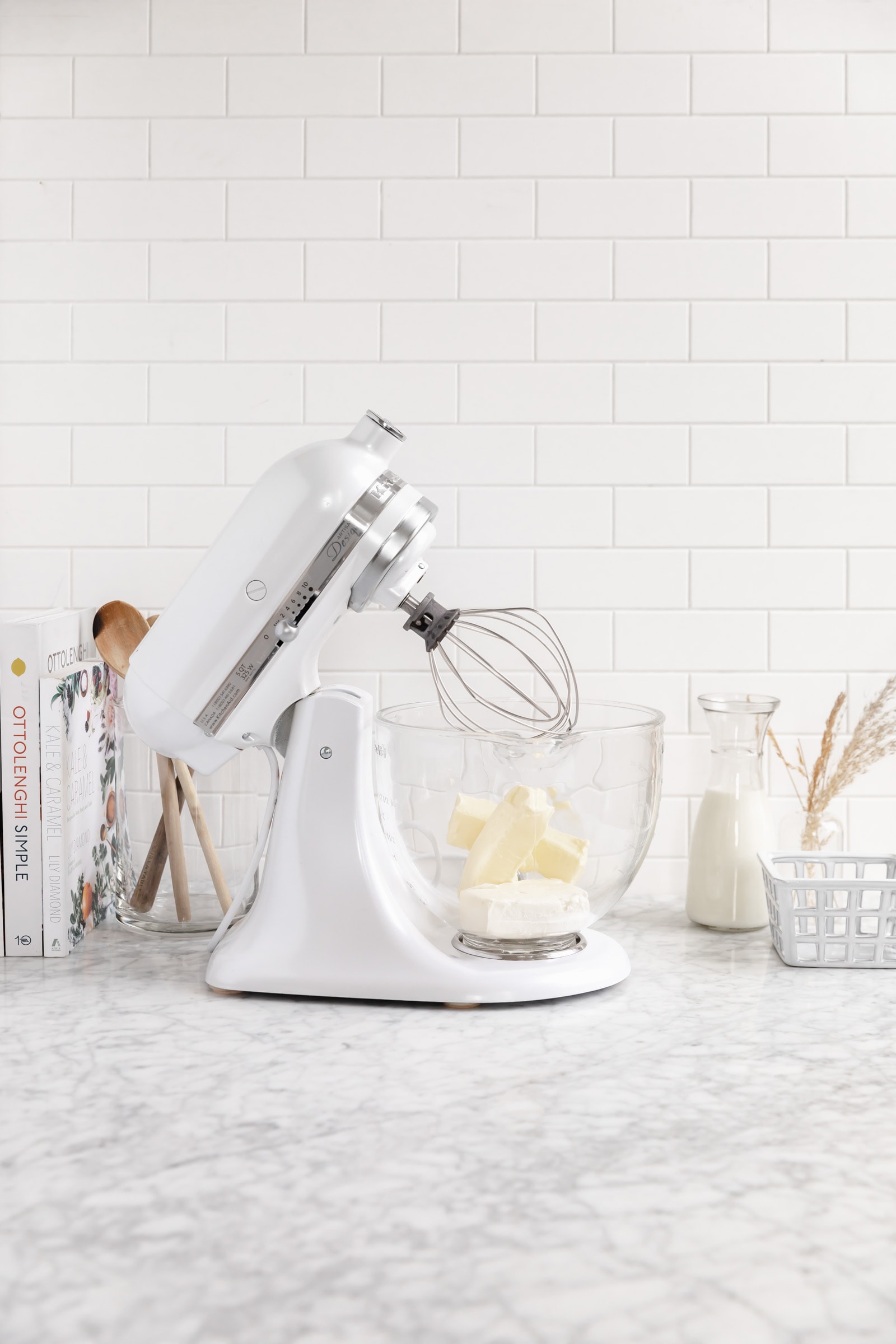 step by step cream cheese frosting