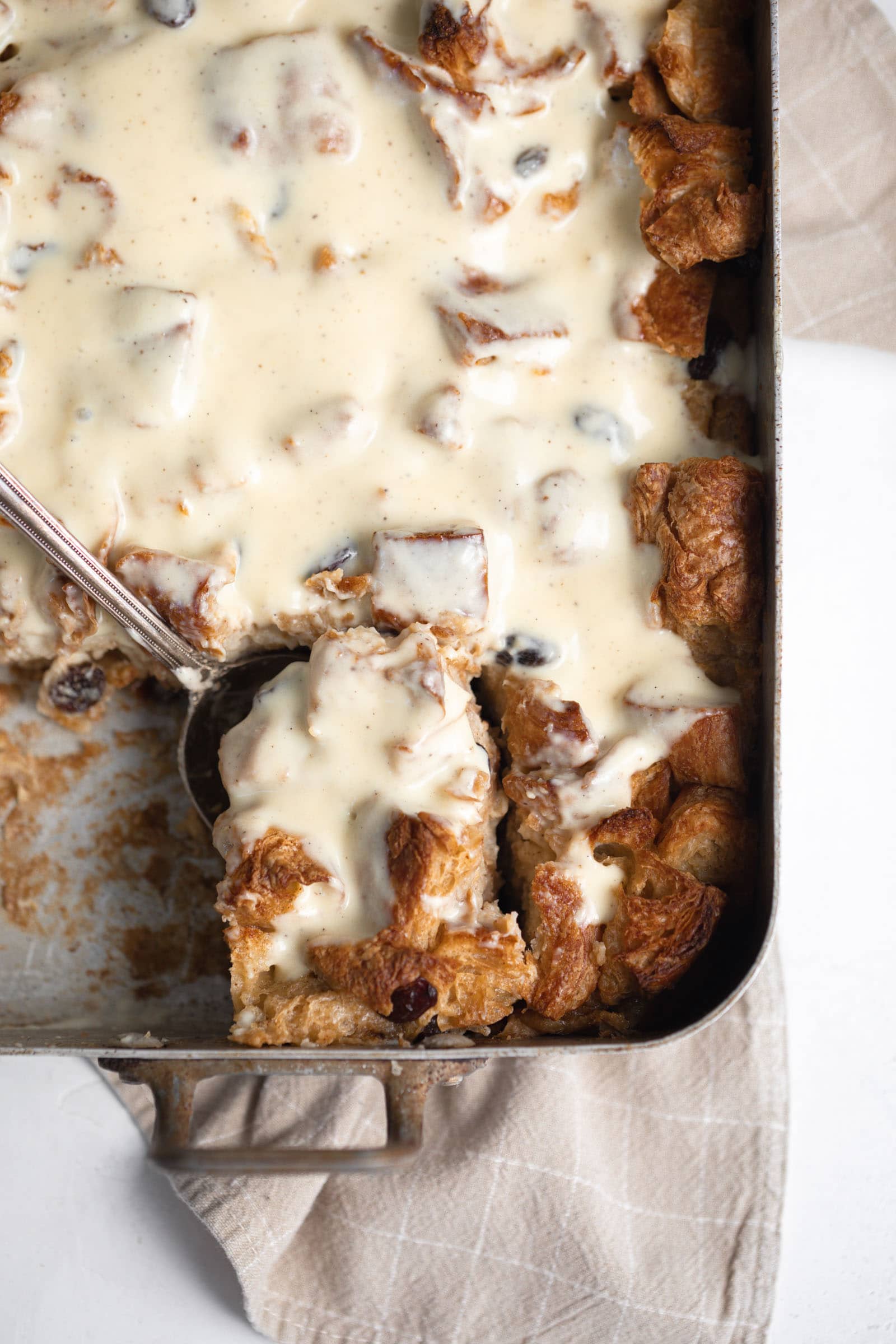 rum raisin bread pudding