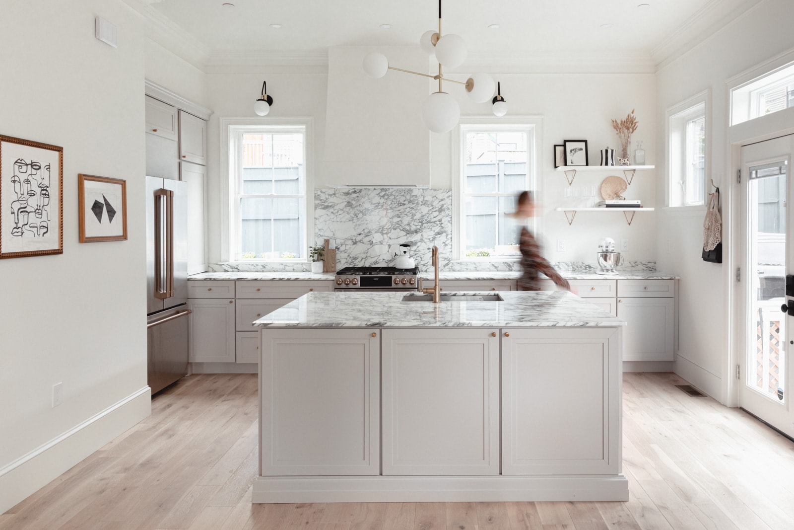 how to host thanksgiving stress free