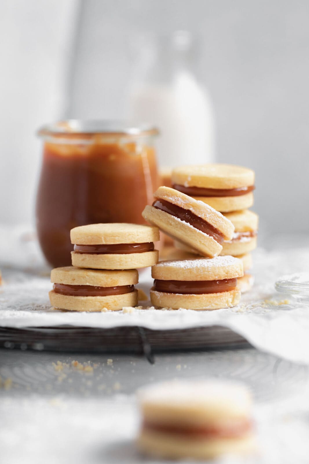 alfajores dulce de leche sandwich cookies