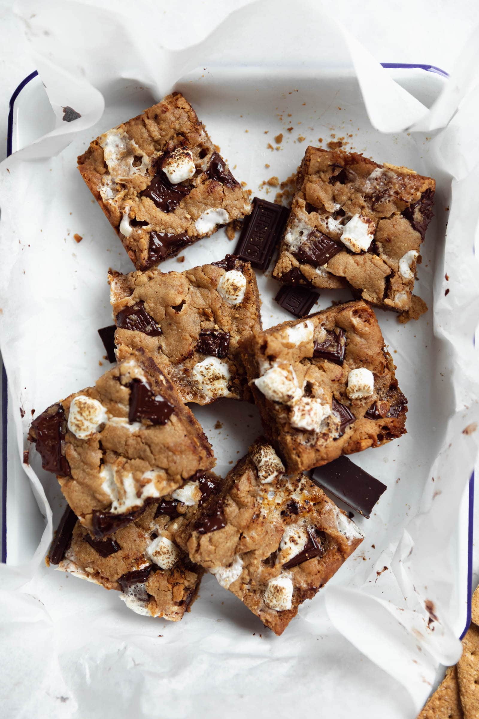 peanut butter s'mores cookie bars