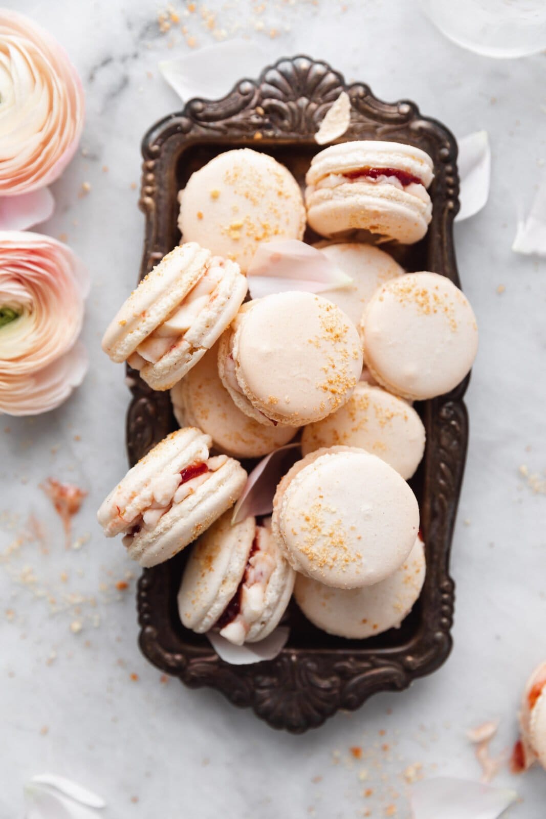 strawberry shortcake macarons