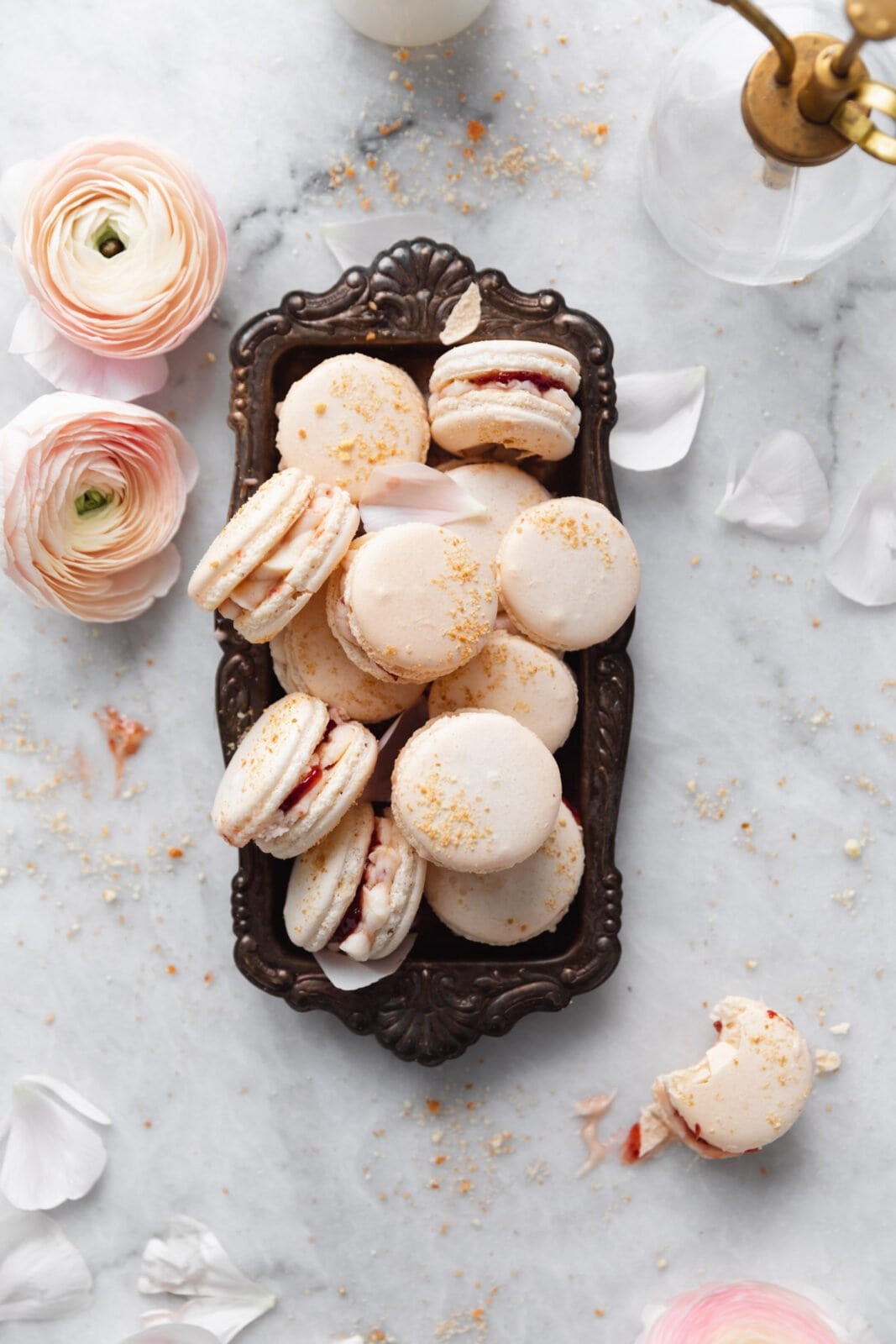 strawberry shortcake macarons
