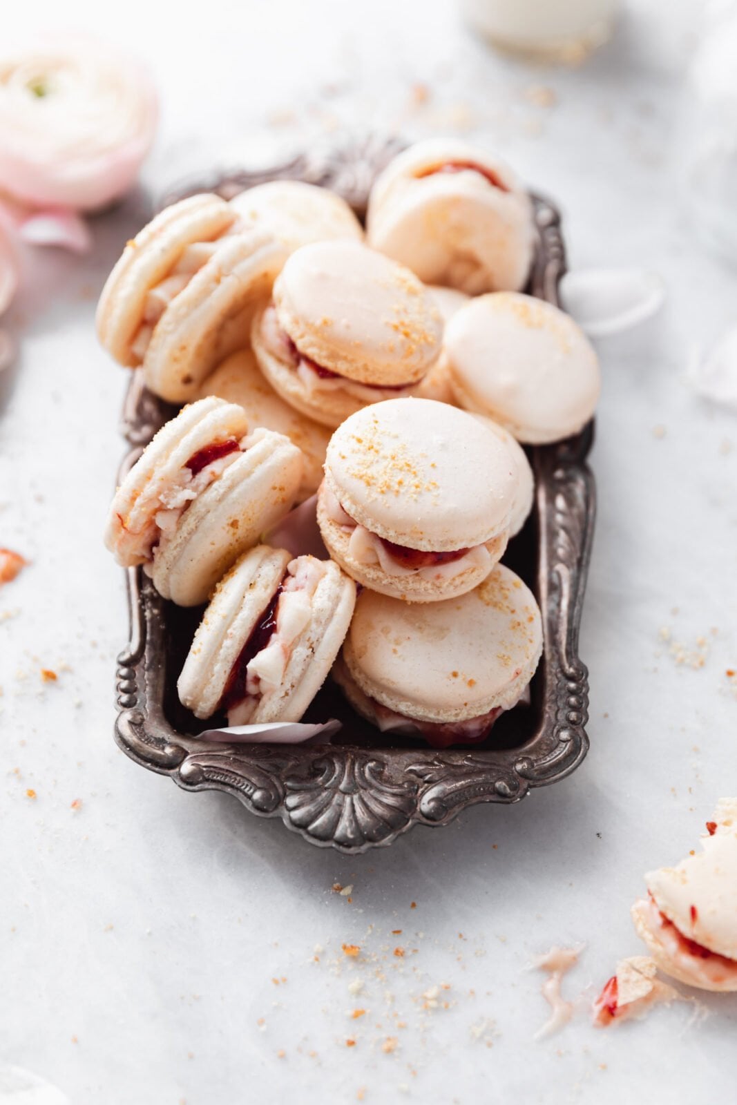 strawberry jam macarons