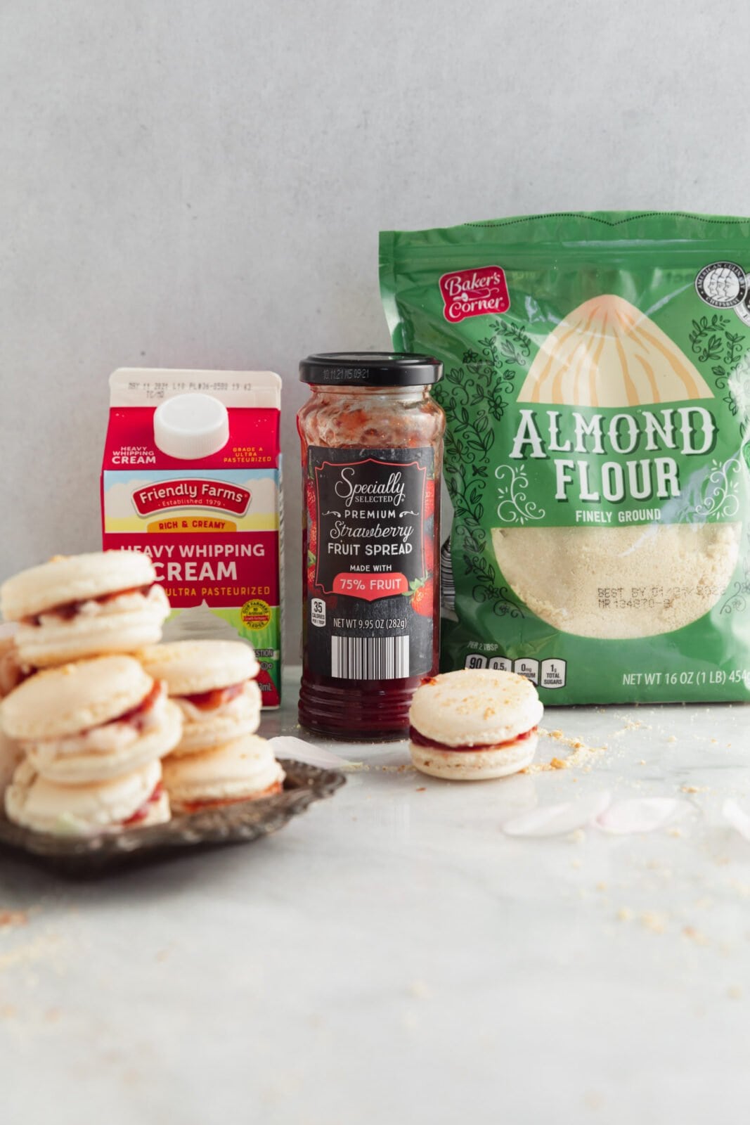 strawberry shortcake macarons