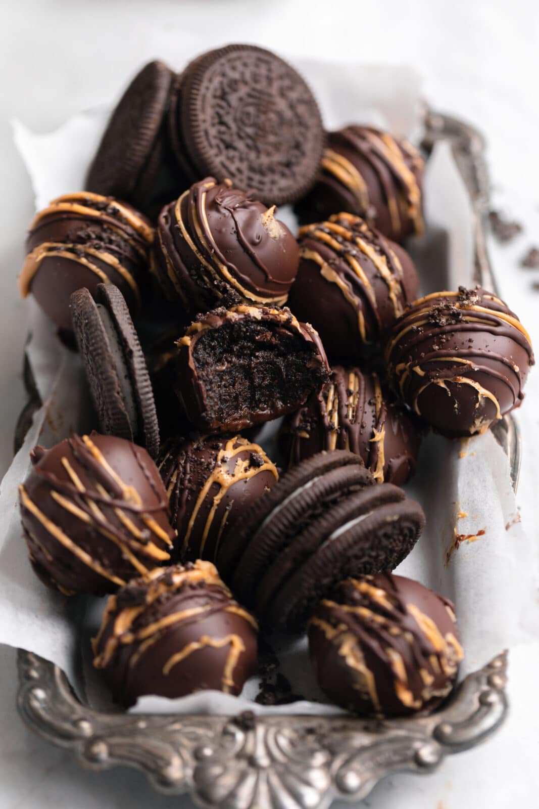 peanut butter oreo truffles