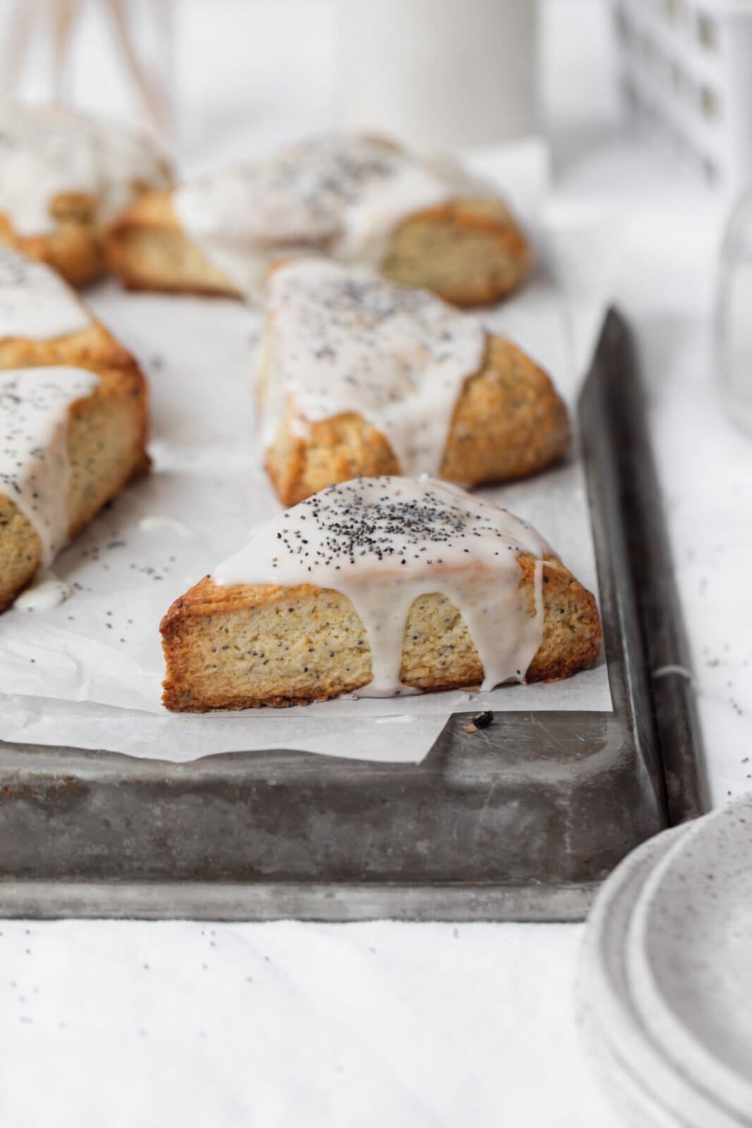 lemon poppyseed scones with lemon frosting