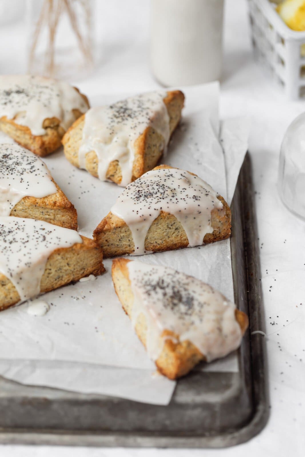 lemon poppyseed scones with lemon glaze