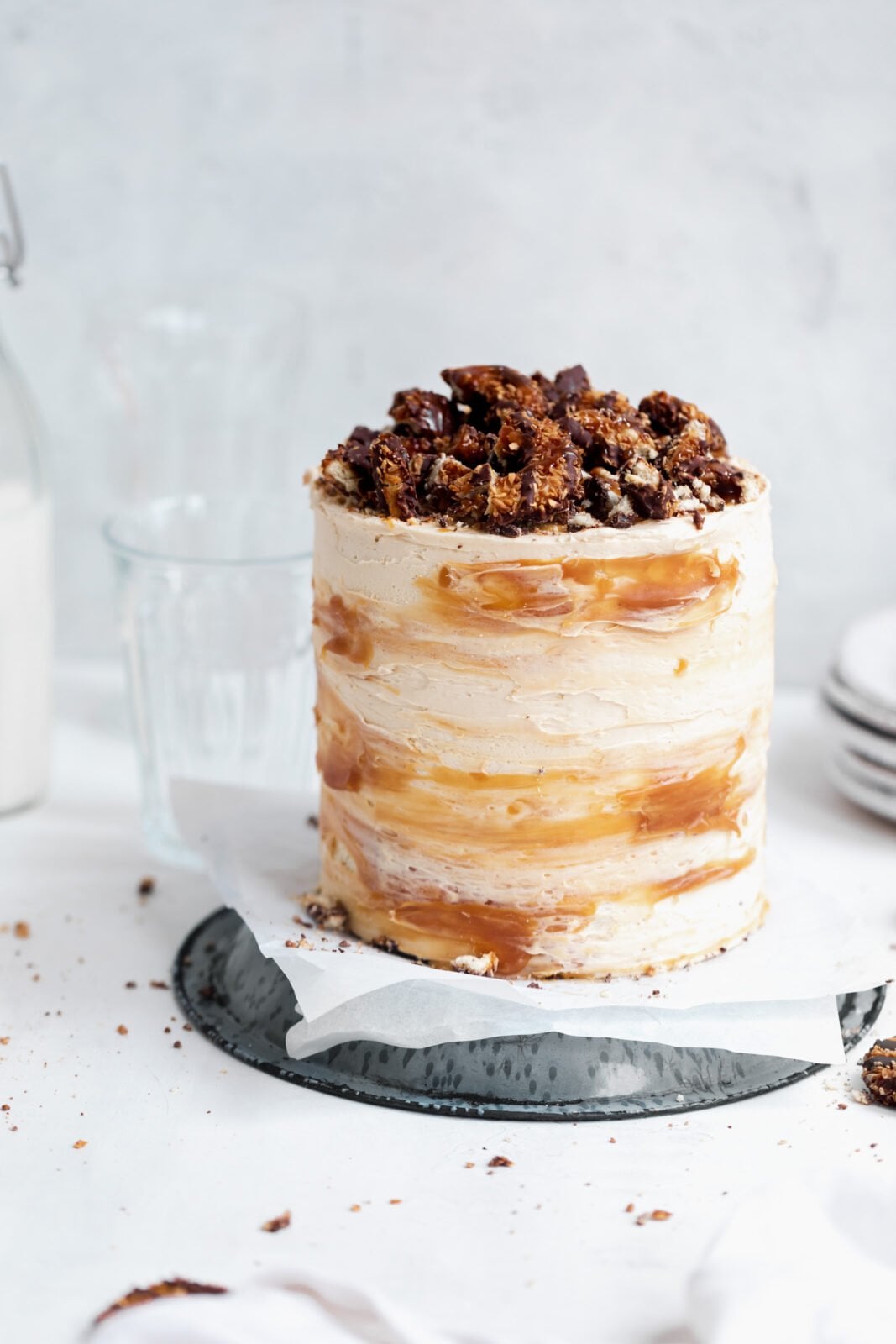samoa chocolate cake with caramel coconut frosting