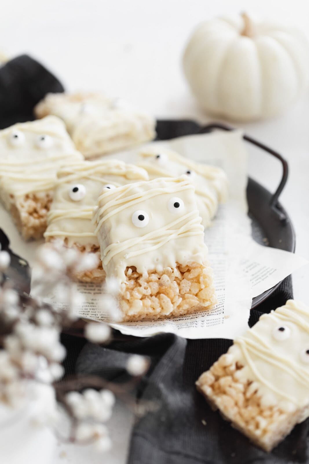 mummy rise krispie treats