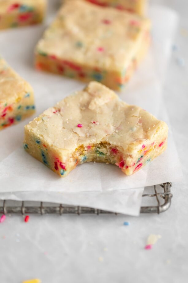 chewy funfetti blondies
