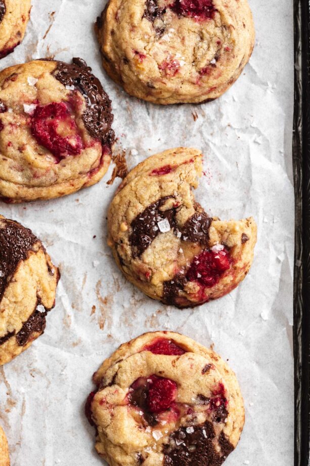 raspberry chocolate chip cookies