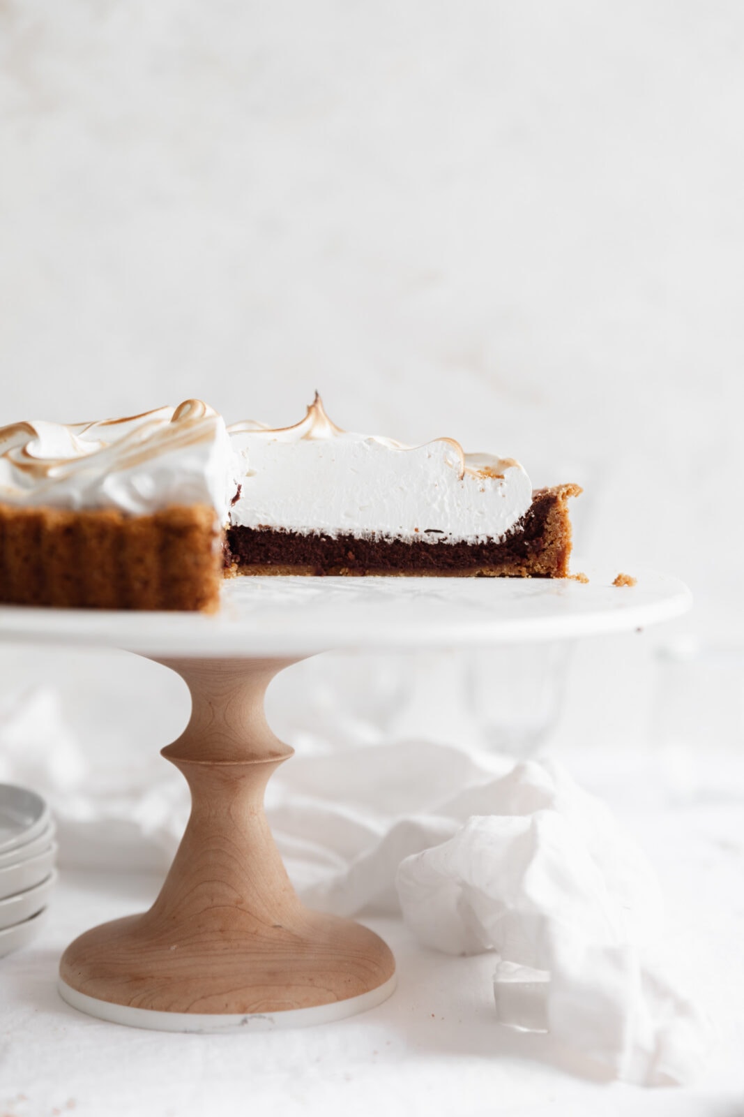 s'mores pie cross section