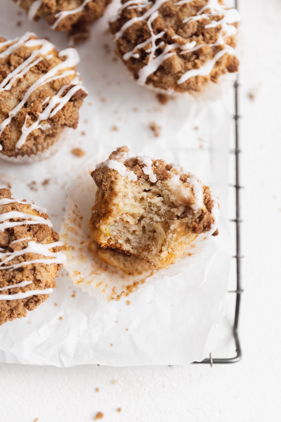apple crumble muffins