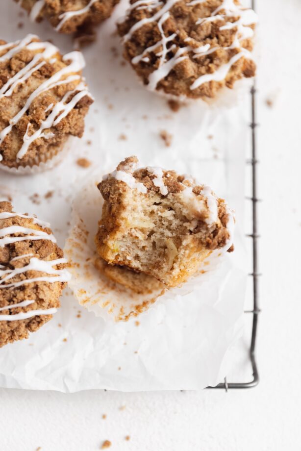 apple crumble muffins