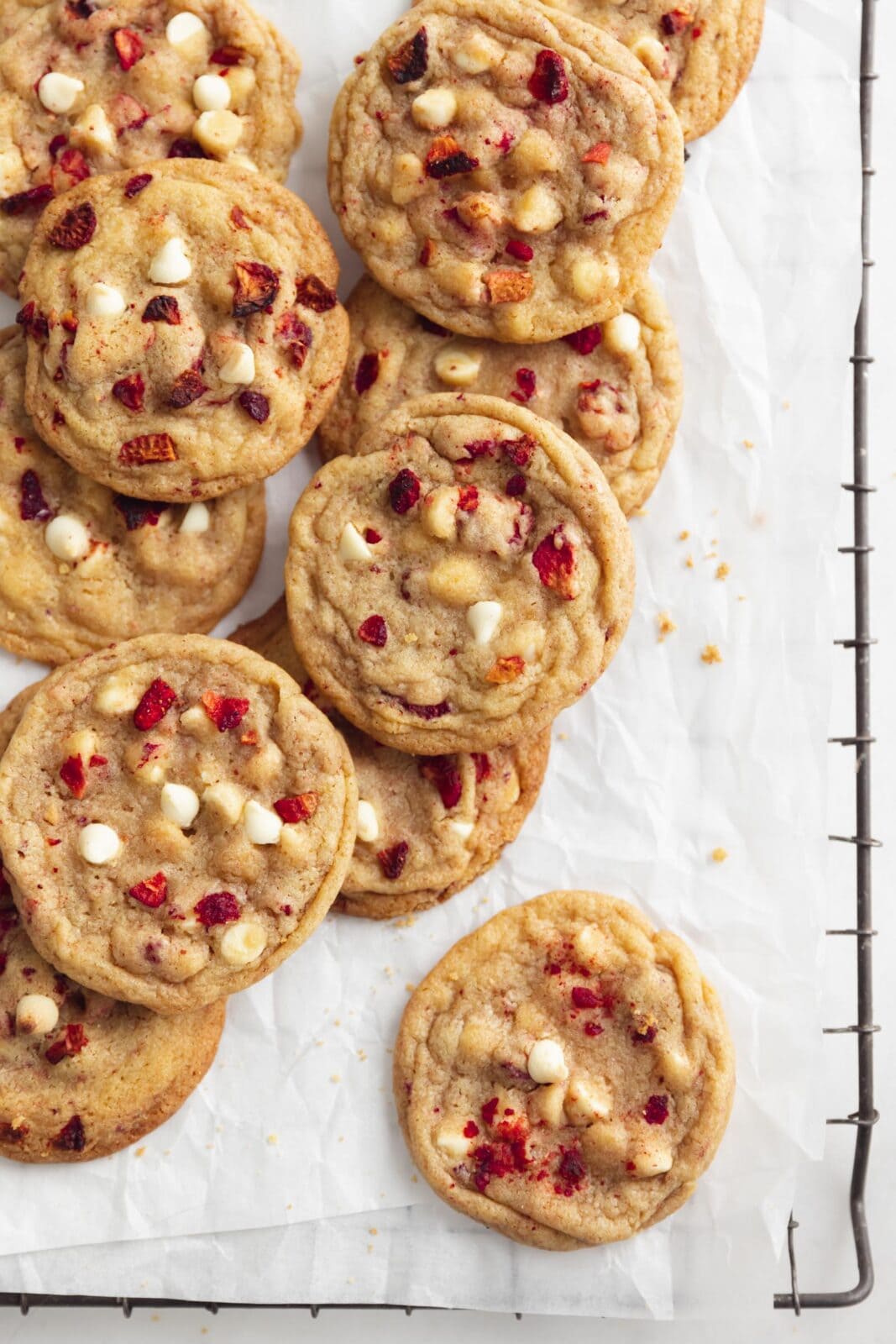 strawberries and cream cookies