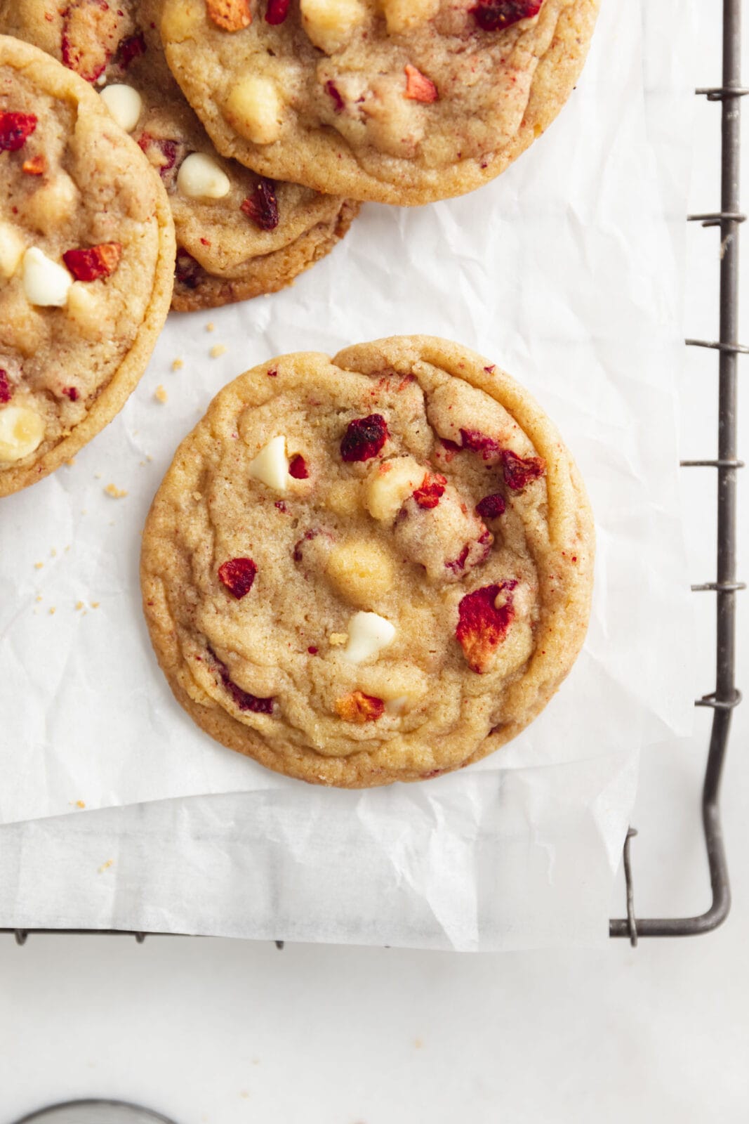 strawberries and cream cookies
