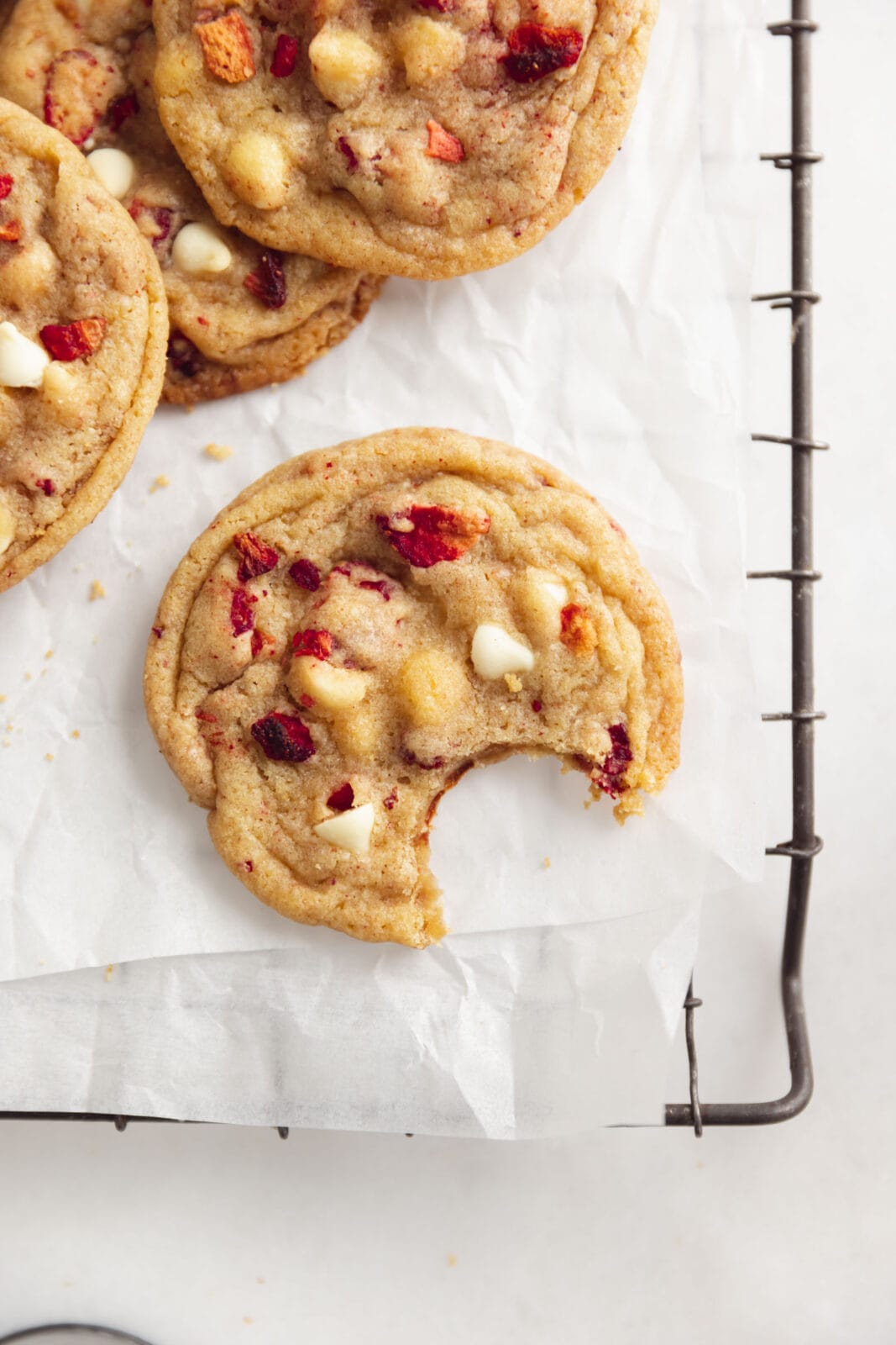 strawberries and cream cookies