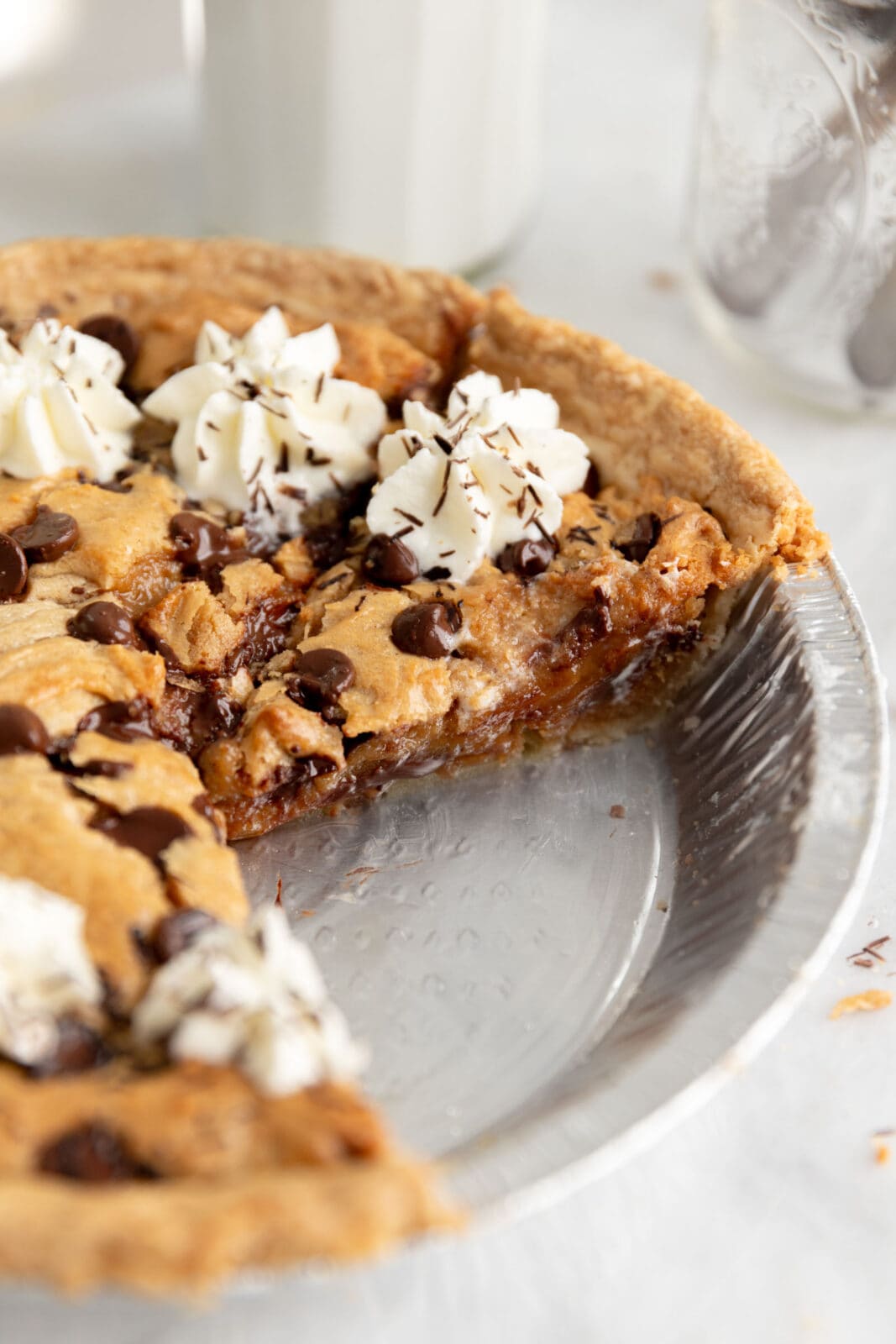 peanut butter chocolate chip cookie pie