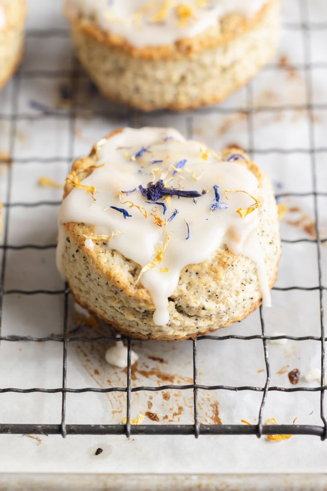 earl grey scones with vanilla glaze