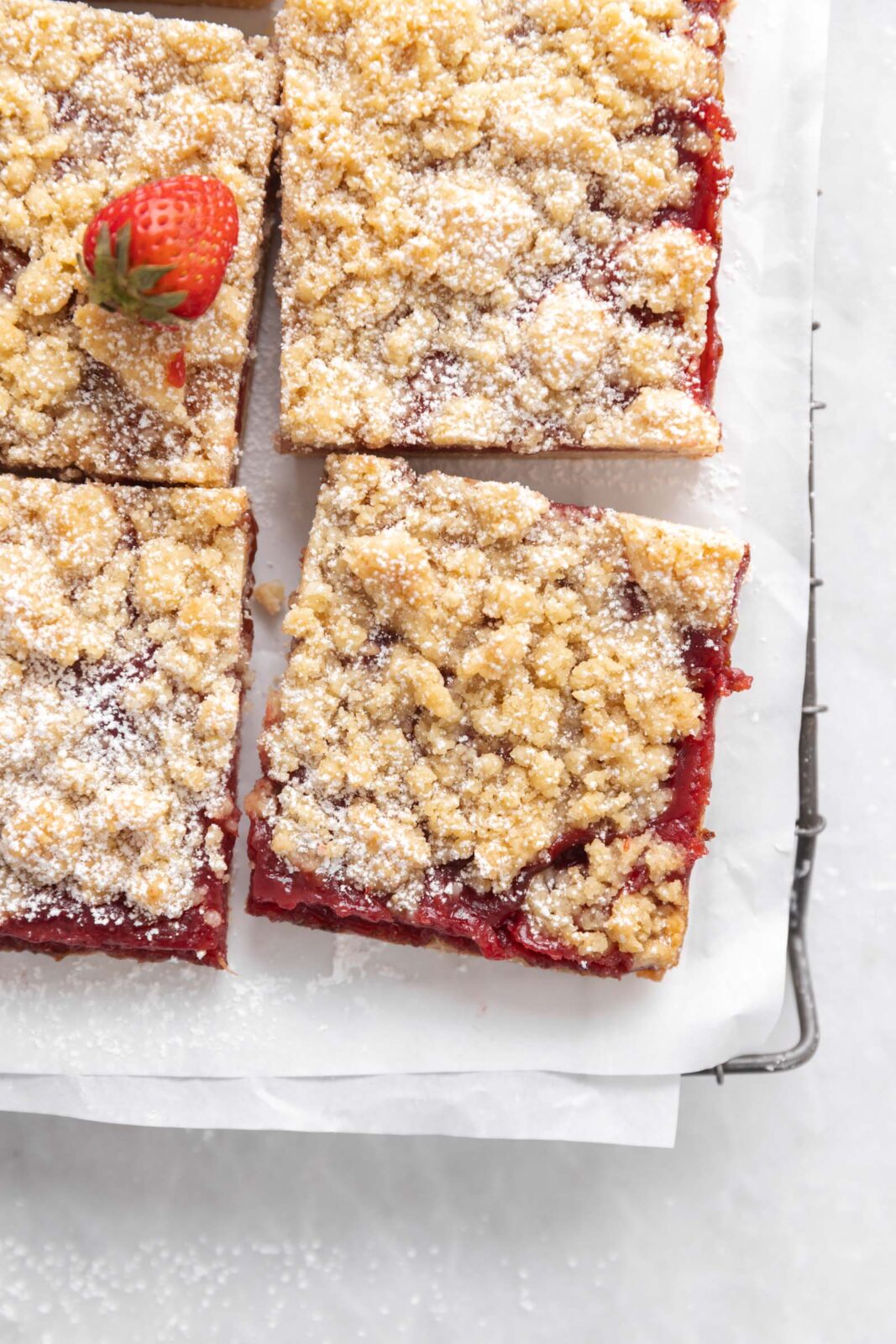 strawberry rhubarb crumble bars