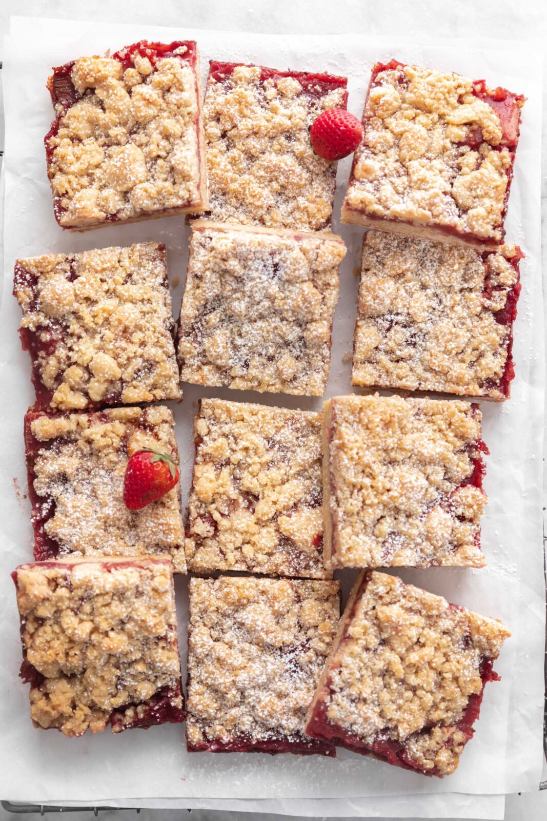 strawberry rhubarb crumble bars