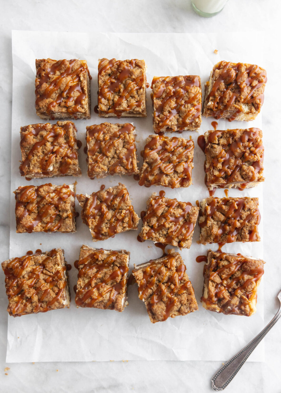 apple crumble cheesecake bars