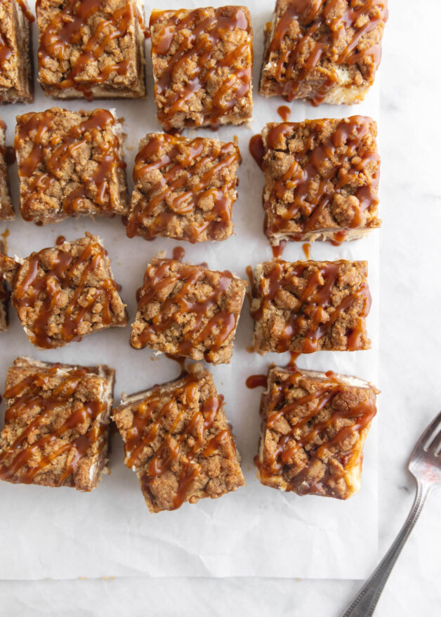 caramel apple cheesecake crumble bars