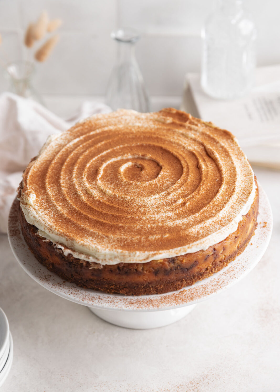 cinnamon roll cheesecake