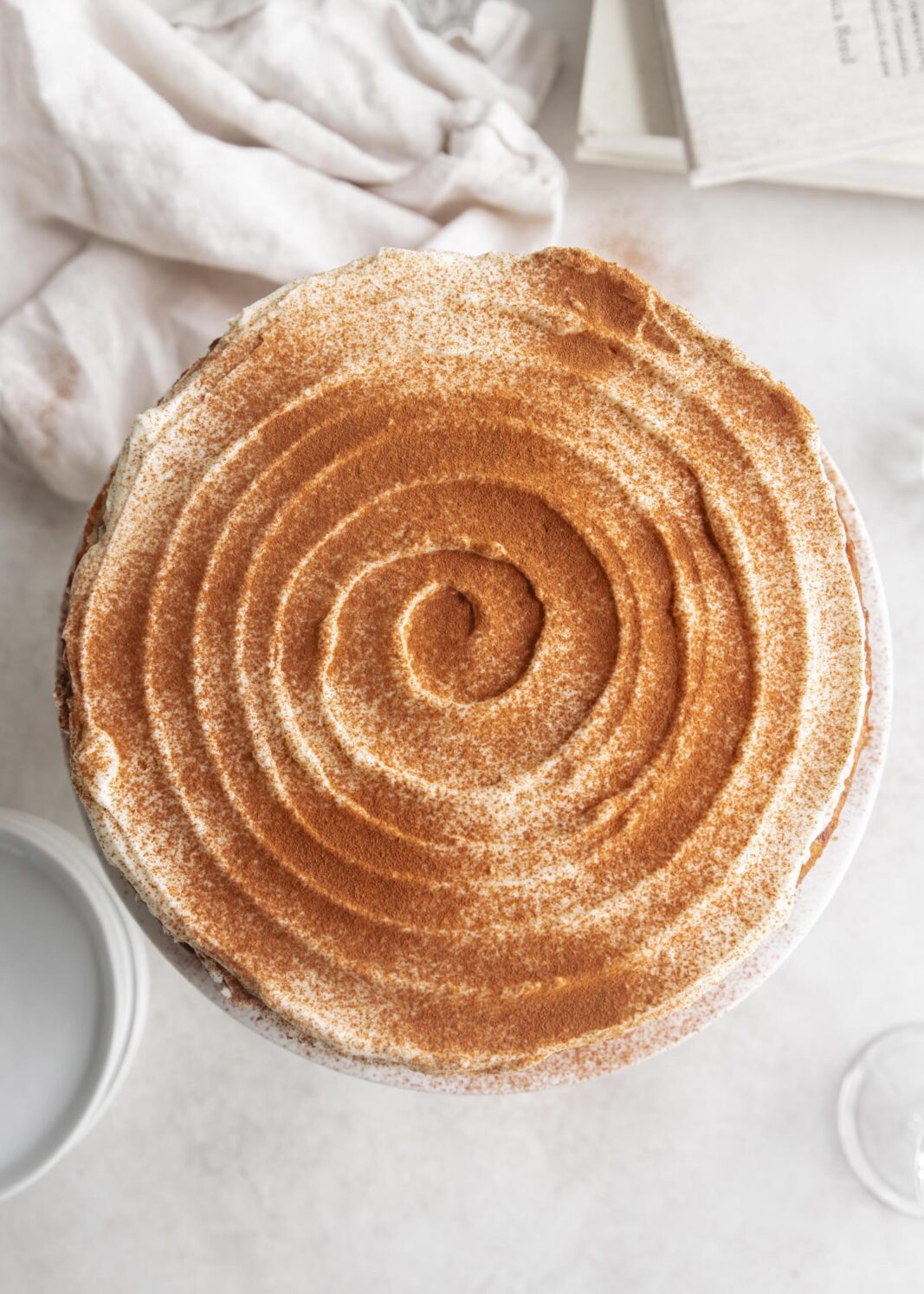 cinnamon roll cheesecake