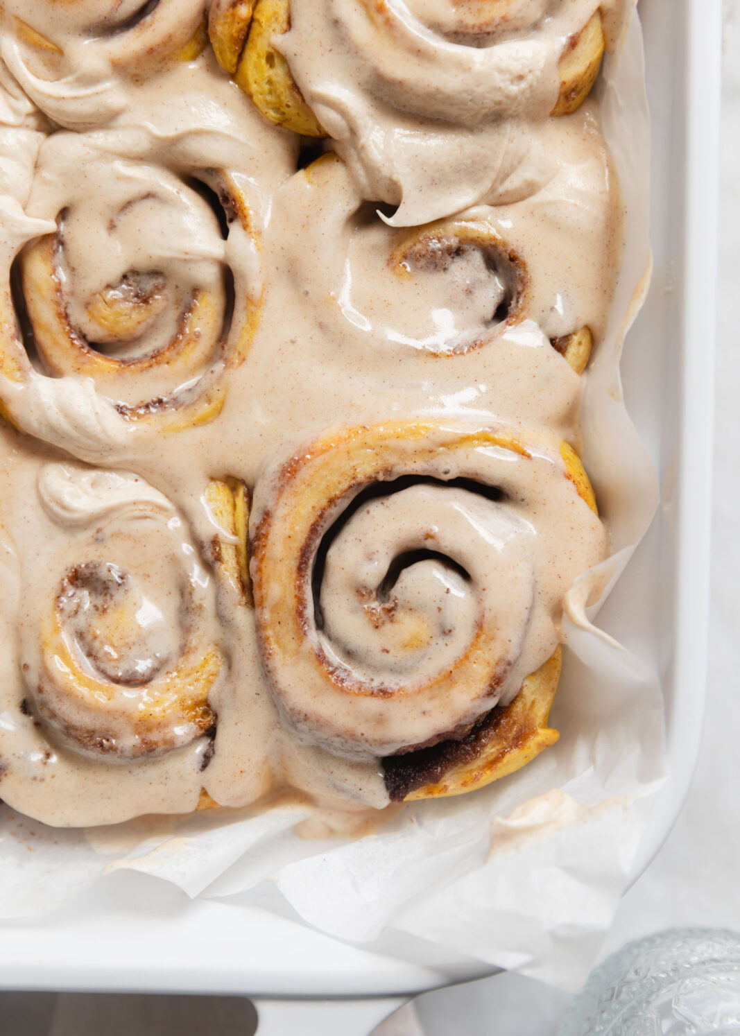 ooey gooey pumpkin cinnamon rolls