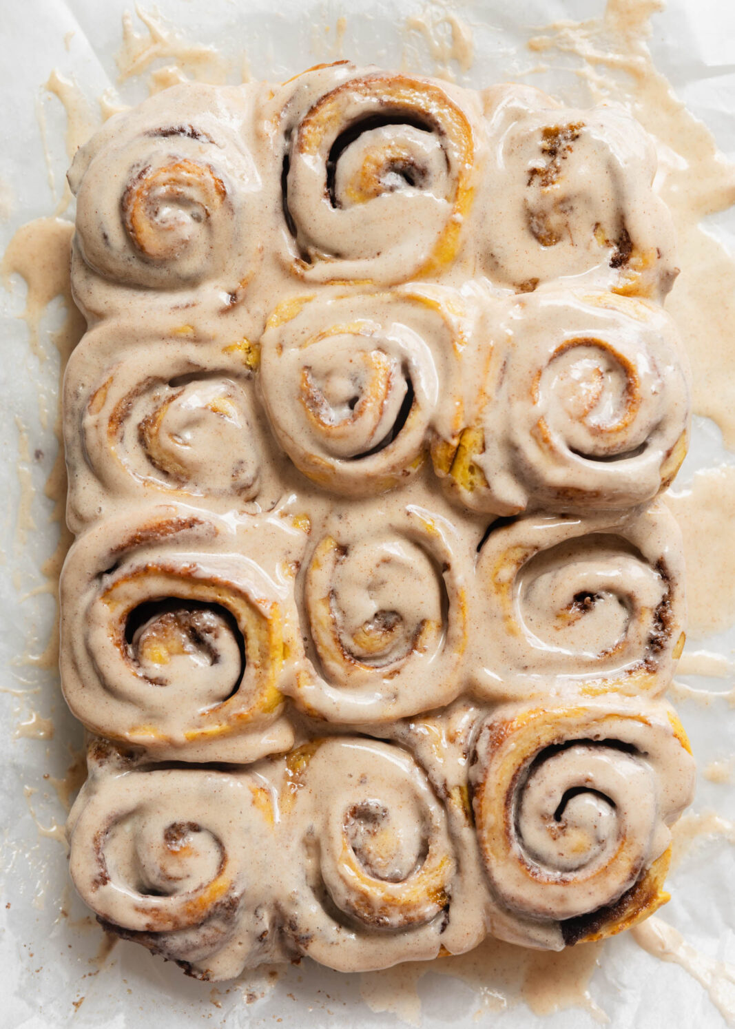 ooey gooey pumpkin cinnamon rolls